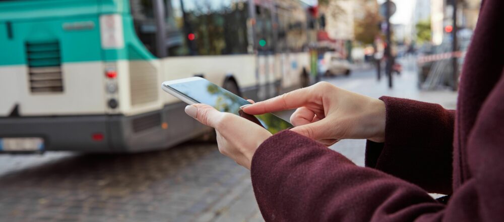 Wie KI-Chatbots die Betriebe des öffentlichen Personennahverkehrs unterstützen können