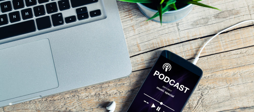 KI für den Mittelstand - Lydia Bahn spricht im Video-Podcast AI Café über erfolgreiche Chatbot Anwendungsfälle